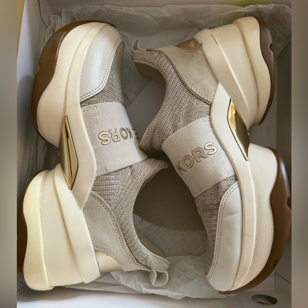 MICHAEL KORS Cream and Brown Knit Slip-On Sneakers with Gold Accent